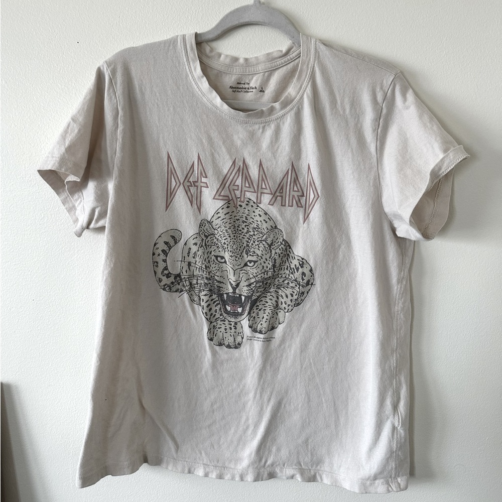 Abercrombie & Fitch Graphic Tee
